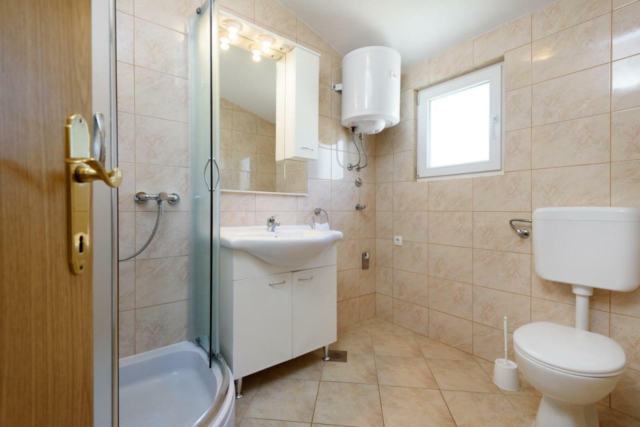 Apartmani Beran Seget Vranjica Exteriör bild