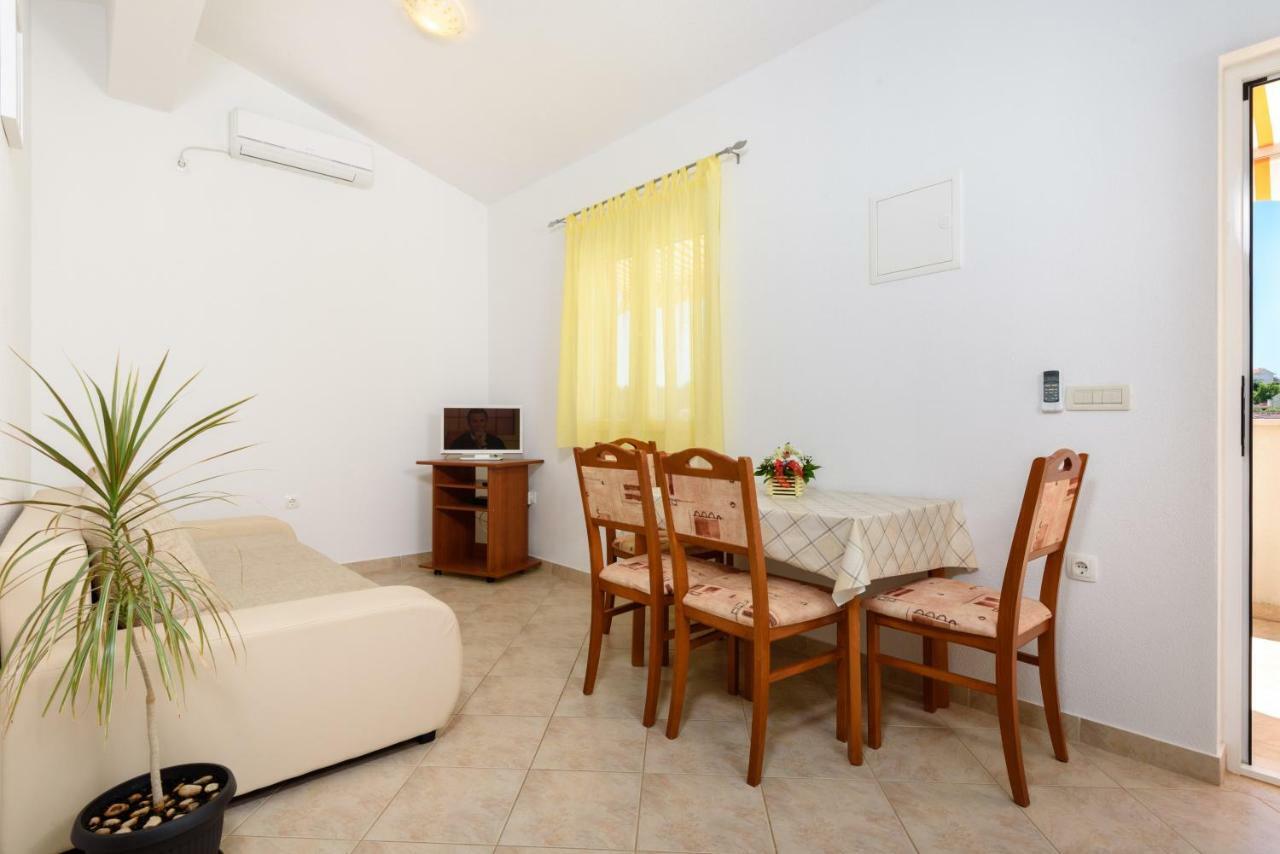 Apartmani Beran Seget Vranjica Exteriör bild