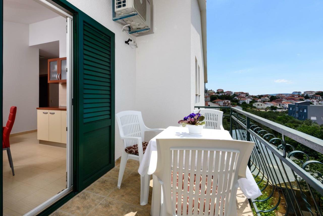 Apartmani Beran Seget Vranjica Exteriör bild