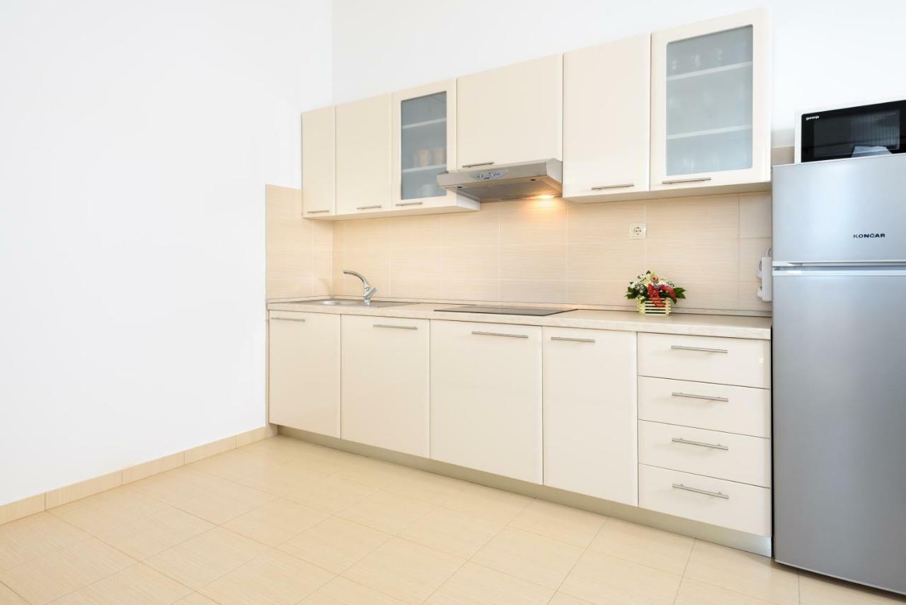 Apartmani Beran Seget Vranjica Exteriör bild