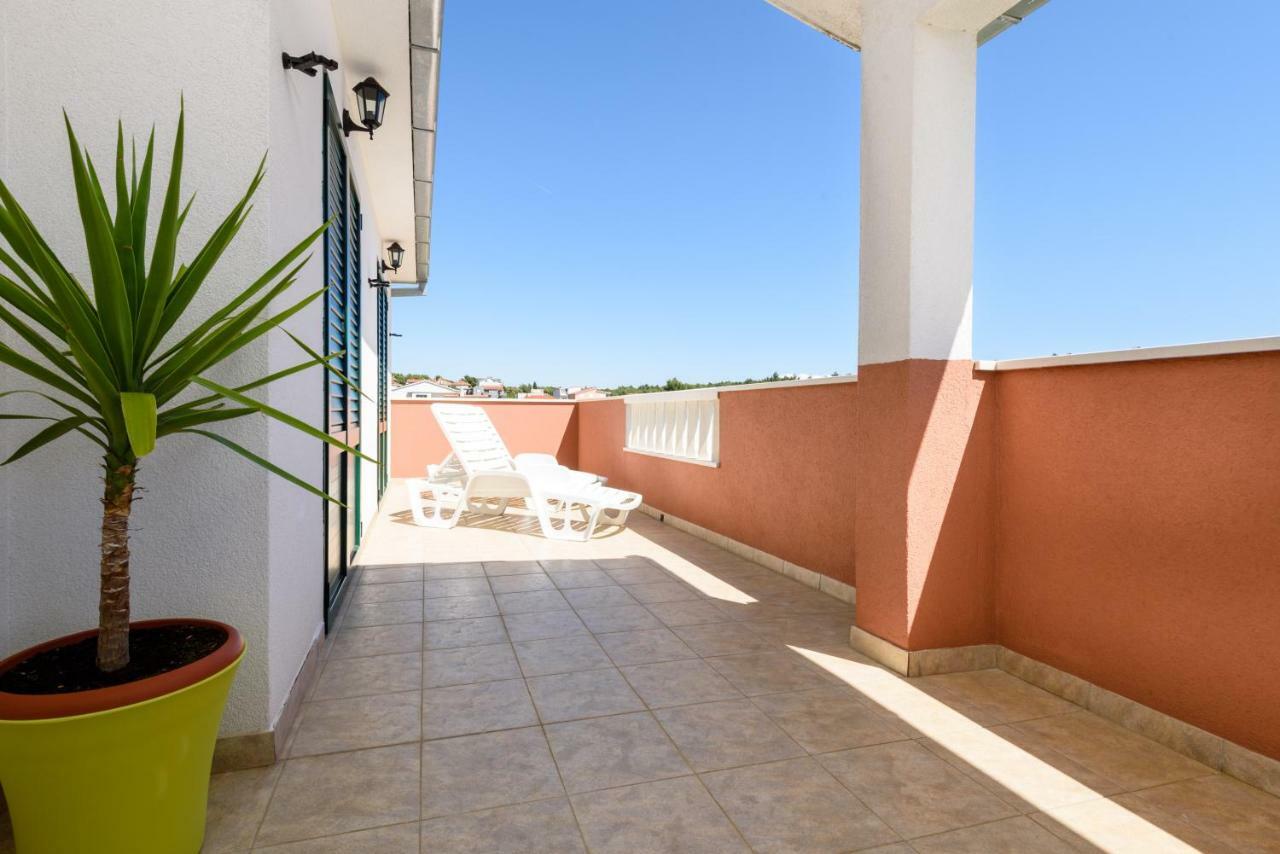 Apartmani Beran Seget Vranjica Exteriör bild